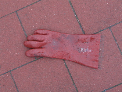 H438