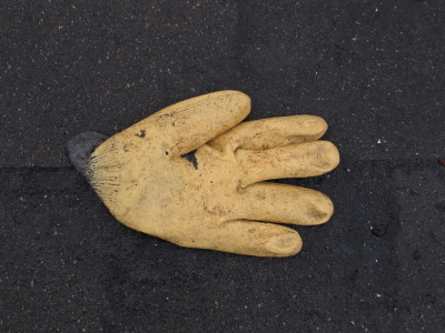 H439